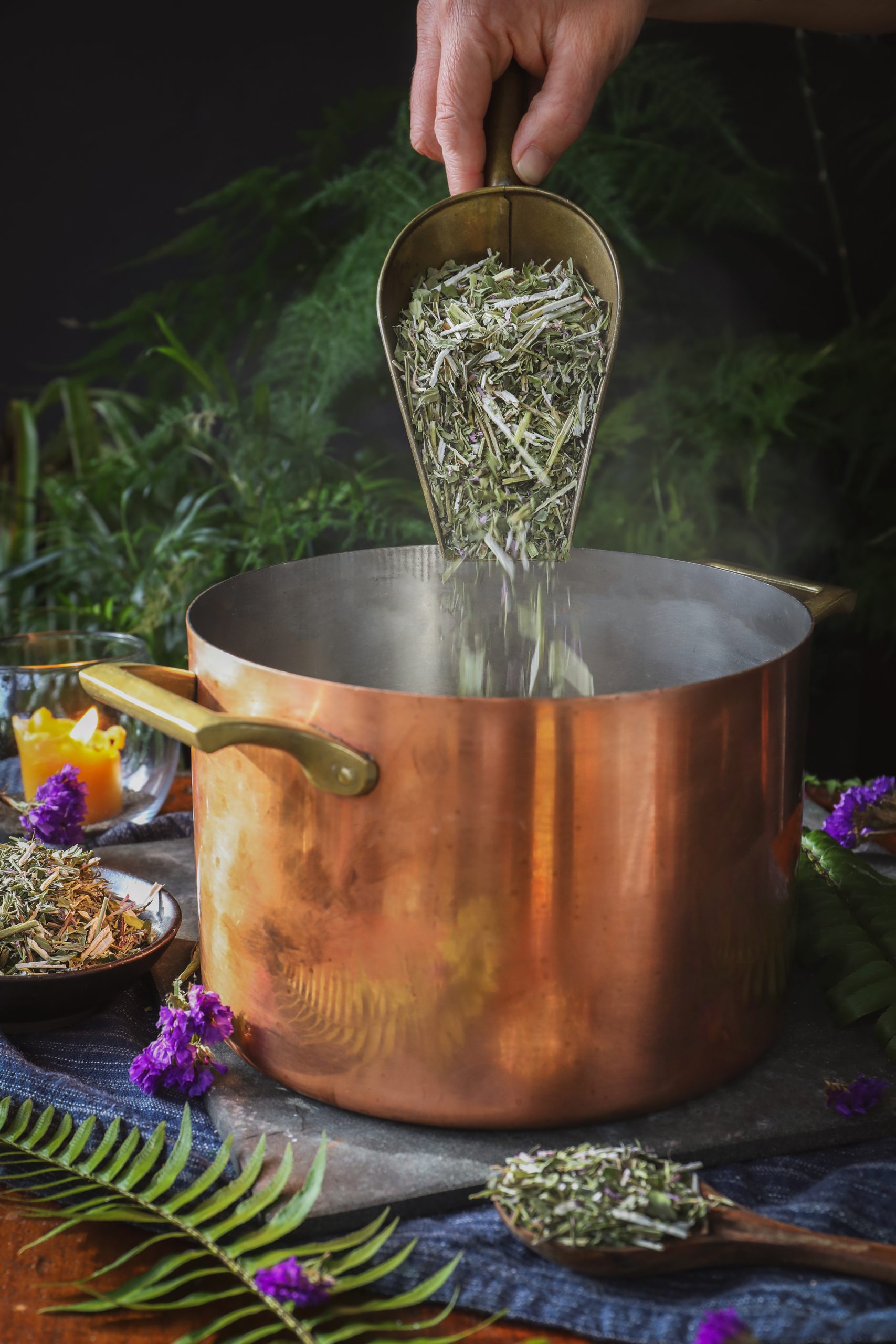Bee balm is poured into warm pot