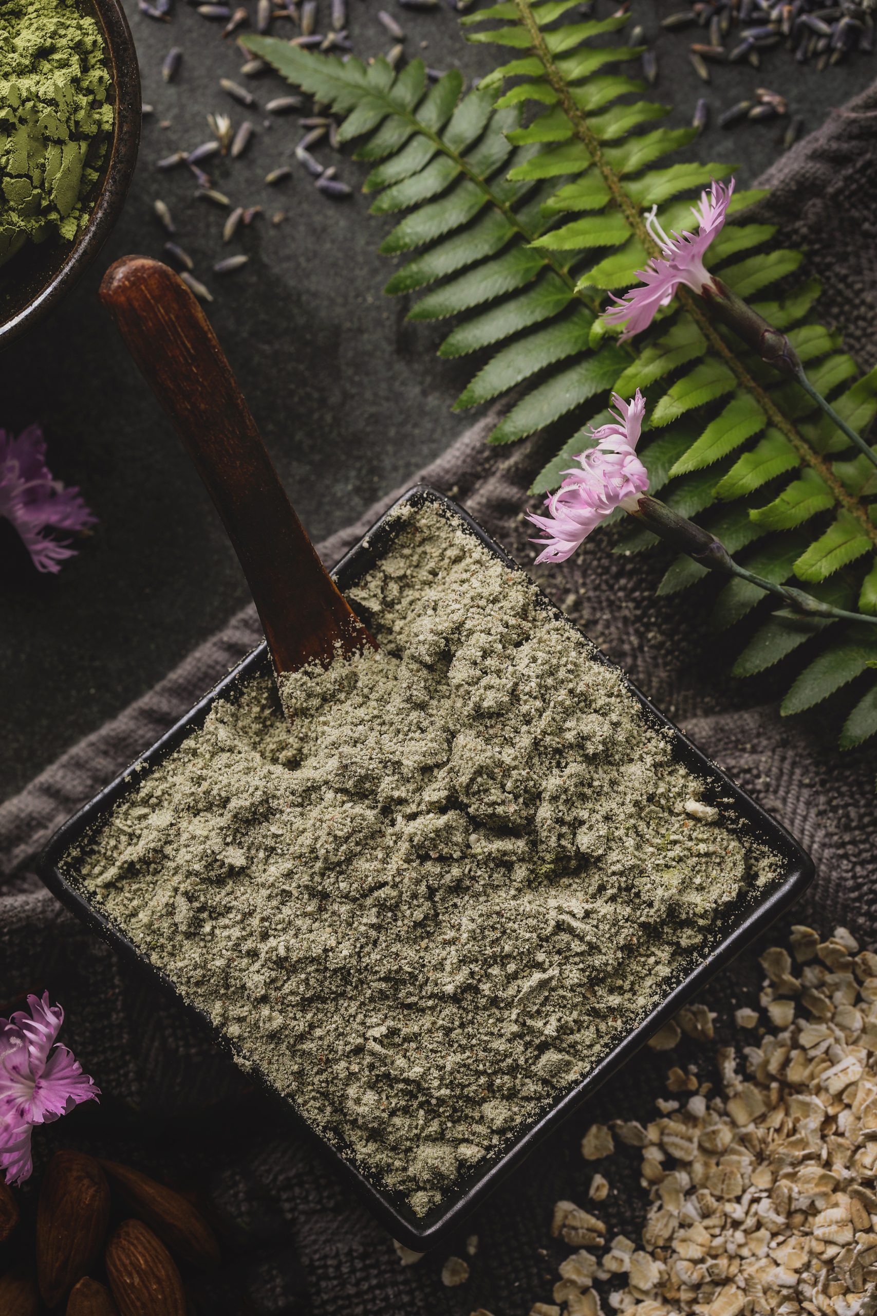 An oatmeal herbal bath blend for after-sun relief
