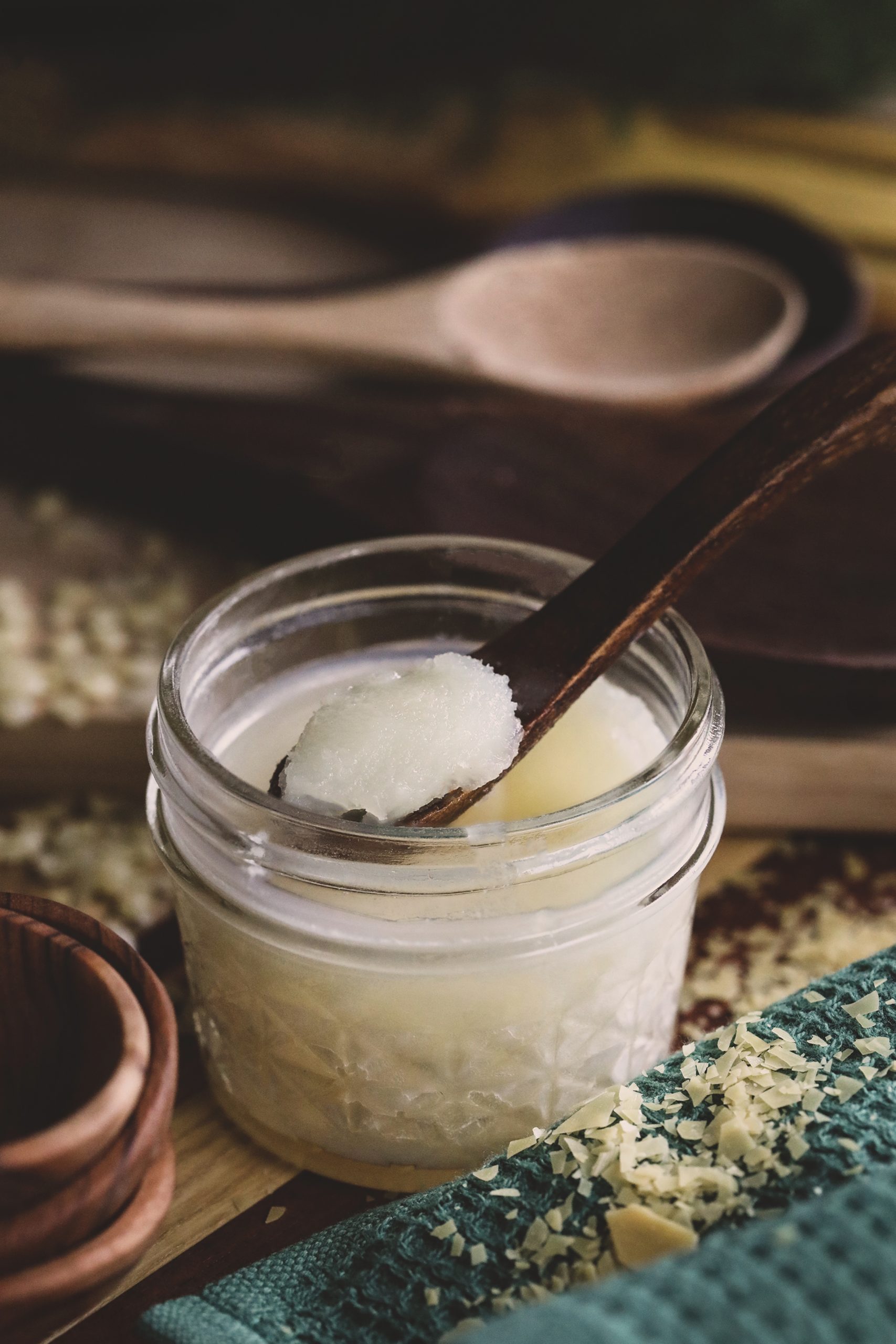 DIY cutting board oil made with MCT fractionated coconut oil